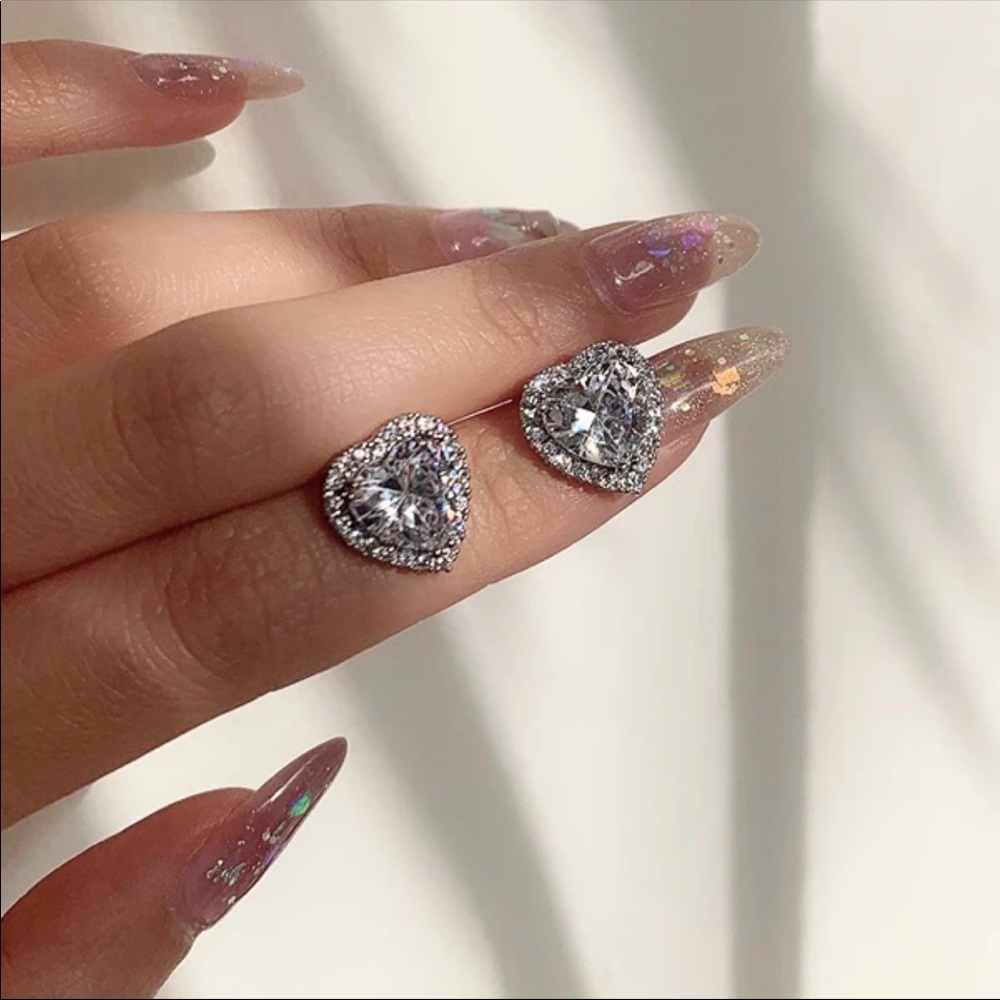 💕New Shiny Hearts Diamond Sweet Stud Earrings 💕 - Picture 2 of 12